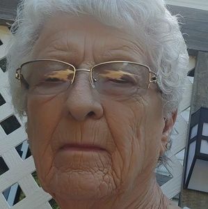 Meet your Posher, Loretta